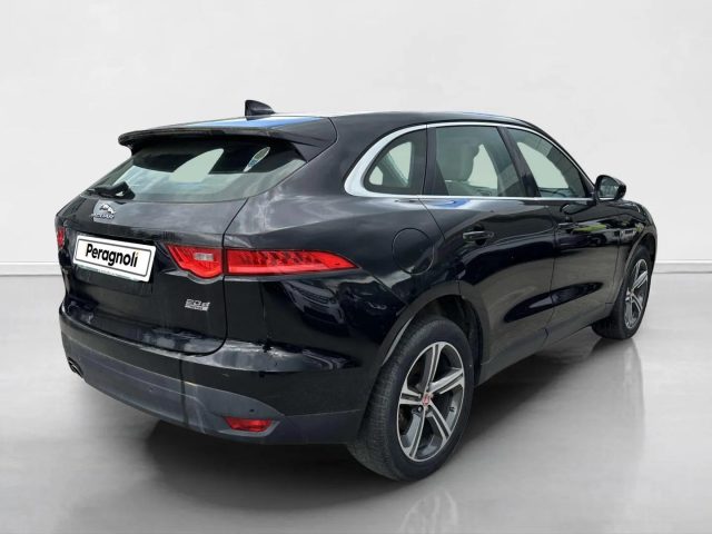 Jaguar F-Pace 2.0 D 180 CV AWD aut. Prestige - foto 2 di 4