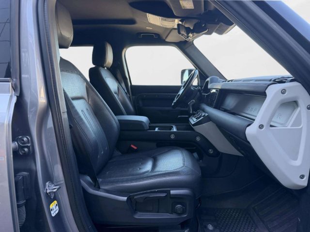 Land Rover Defender 110 3.0D I6 250 CV AWD Auto X-Dynamic S - foto 3 di 4