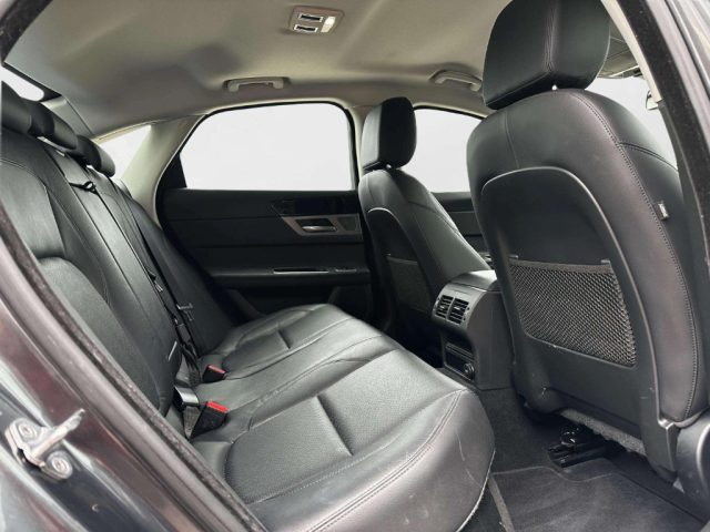 Jaguar XF 2.0 D 180 CV aut. Prestige - foto 4 di 4