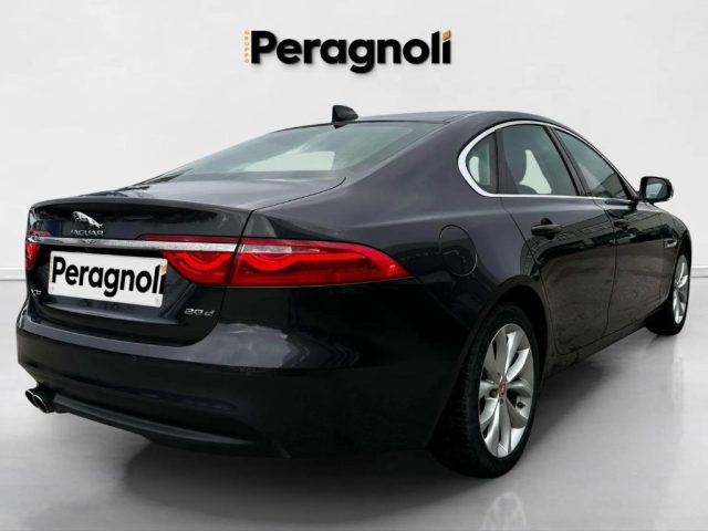 Jaguar XF 2.0 D 180 CV aut. Prestige - foto 2 di 4