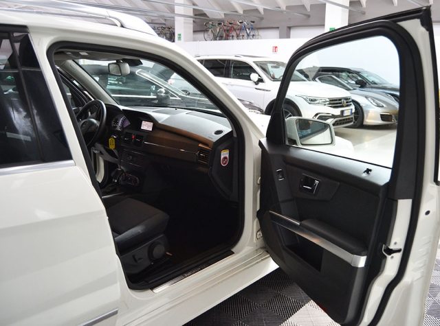 Mercedes-Benz GLK 220 CDI 4Matic BlueEFFICIENCY 1 Propriet-Tagliandi MB - foto 4 di 4