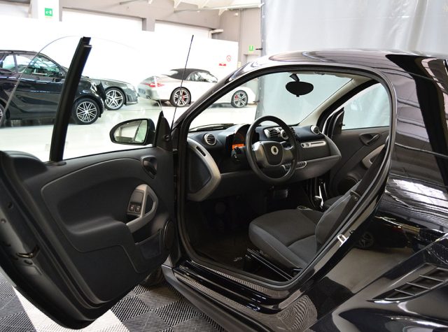 smart forTwo 1000 52 kW MHD coupé pure SERVOSTERZO - foto 2 di 21