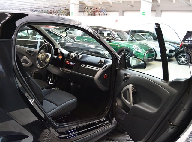 smart forTwo 1000 52 kW MHD coupé pure SERVOSTERZO - foto 3 di 21