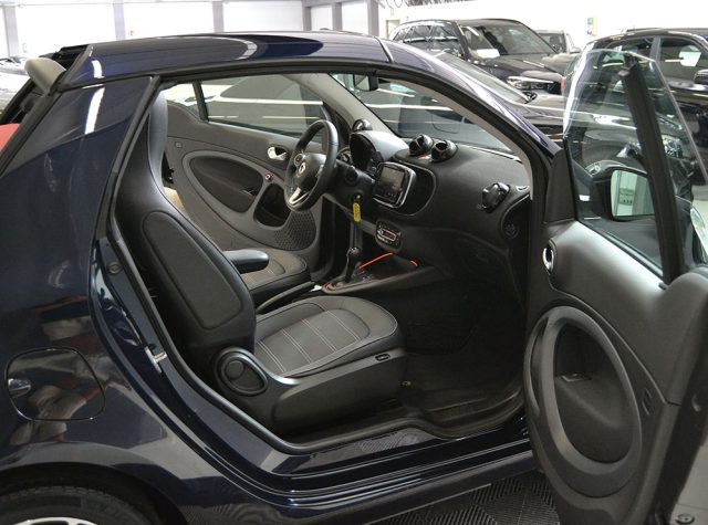 smart forTwo EQ cabrio Suitered (22kW) Unico Proprietario ** - foto 3 di 4