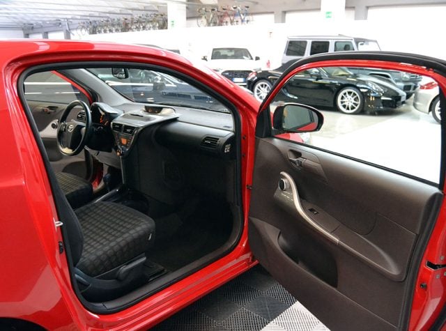 Toyota iQ 1.0 Sol Automatica Unico Proprietario Km 48.500 - foto 3 di 4