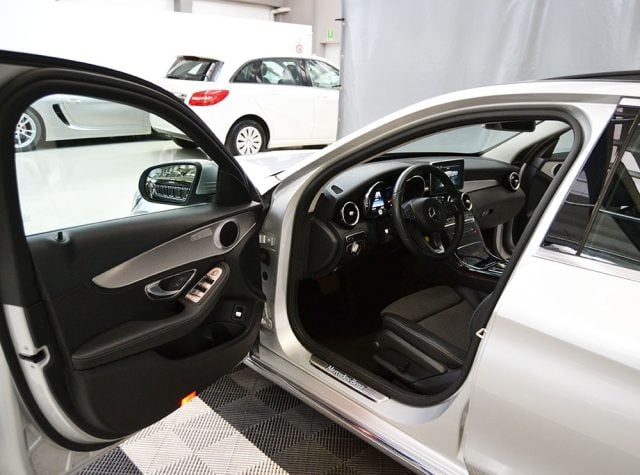 Mercedes-Benz C 180 Aut. Sport "Tetto-Pelle-Comand-Led-Tagliandi MB" - foto 2 di 4