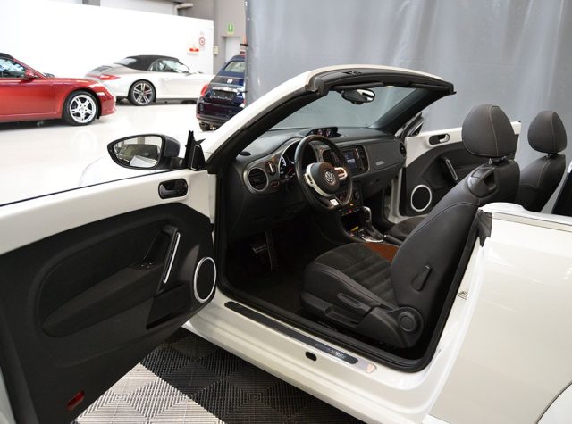 Volkswagen Maggiolino Cabrio 1.4 TSI DSG Karmann BMT Keyless-Navi - foto 2 di 4