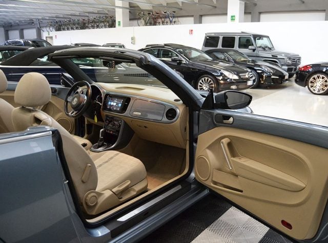 Volkswagen Maggiolino Cabrio 1.2 TSI DSG Design BMT - foto 3 di 4
