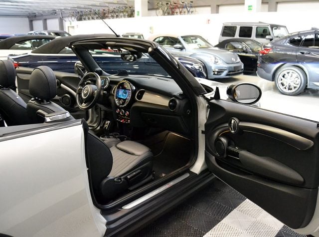 MINI Cooper S Cabrio 2.0 Yours Automatica Cabrio-HUD-Pelle-Cerchi 18" - foto 3 di 4
