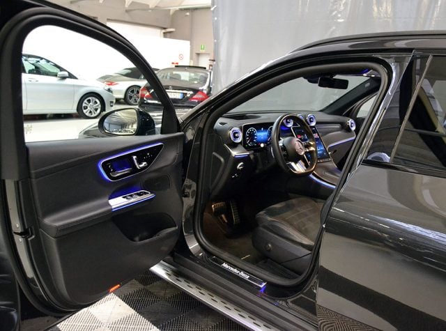 Mercedes-Benz GLC 220 d 4Matic Mild Hybrid AMG Line Premium-Tetto-HUD - foto 2 di 4