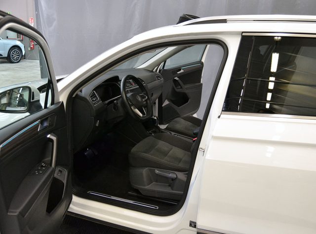 Volkswagen Tiguan Allspace 2.0 TDI SCR DSG Elegance 7 Posti-Tetto-IQ LIGHT ** - foto 2 di 4