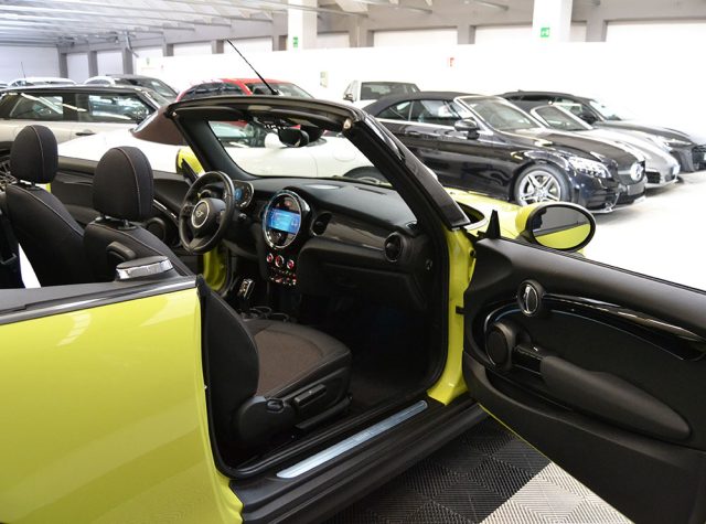 MINI Cabrio 1.5 Cooper Essential Cabrio Unico Proprietario ** usato a MONZA