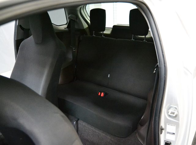 Toyota iQ 1.0 Automatica Unico Proprietario Ok Neopatentati - foto 4 di 4