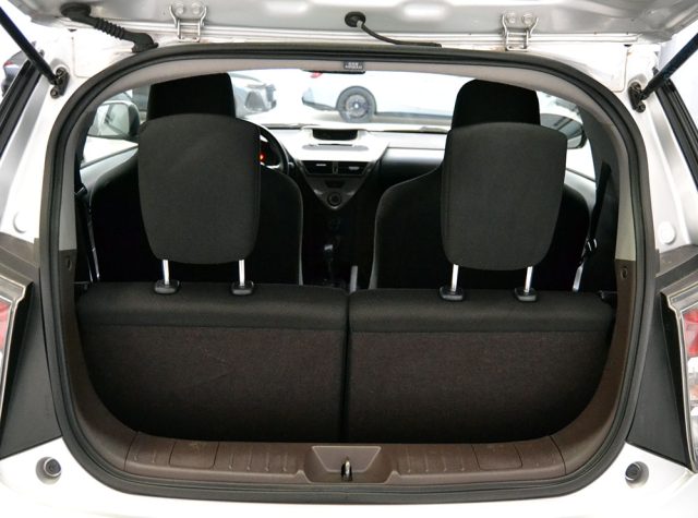 Toyota iQ 1.0 Automatica Unico Proprietario Ok Neopatentati, del 2010, 77.250 km, in vendita a Monza (MB)