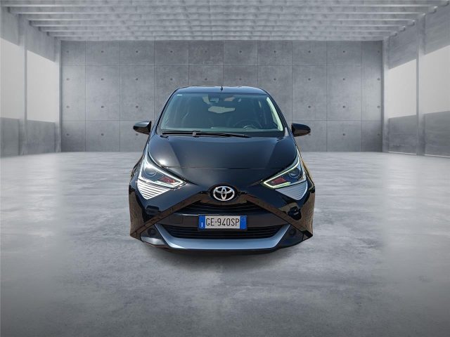 Toyota Aygo 2ª serie Connect 1.0 VVT-i 72 CV 5 porte x-cool - foto 2 di 4
