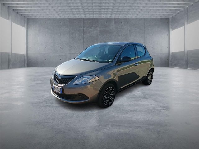 Lancia Ypsilon 3ª serie 1.0 FireFly 5 porte S&S Hybrid Silver - foto 3 di 4