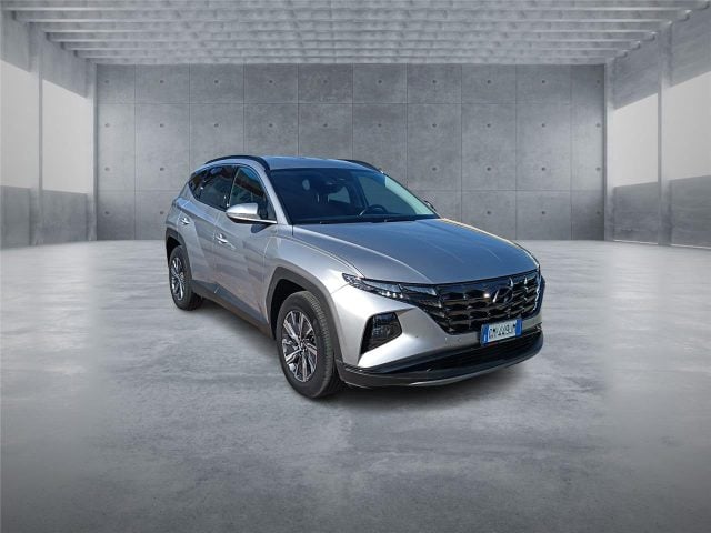 Hyundai TUCSON 3ª serie 1.6 HEV aut. XLine, del 2023, 56.182 km, in vendita a Bari (BA)