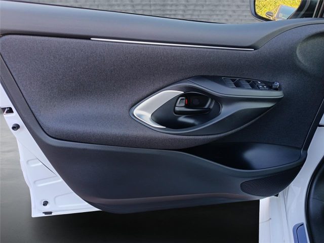 Toyota Yaris 4ª serie 1.5 Hybrid 5 porte Active, del 2025, 14.343 km, in vendita a Bari (BA)