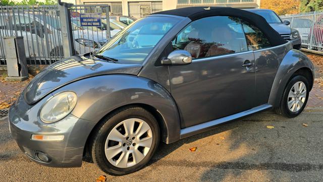Volkswagen New Beetle Cabrio 2.0 AUTOMATICO Limited Red Edition - foto 3 di 4