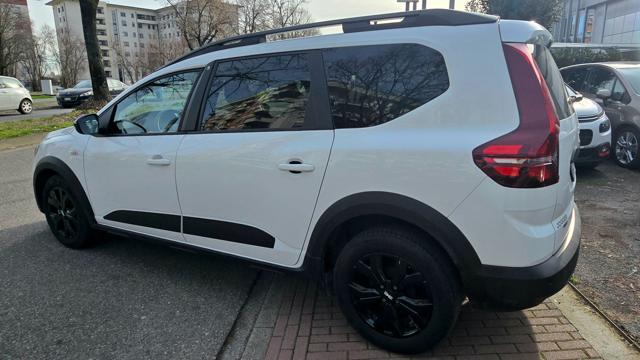 Dacia Jogger 1.6 Hybrid Extreme 140 CV 7 POSTI OK NEOPATENTATI - foto 4 di 4