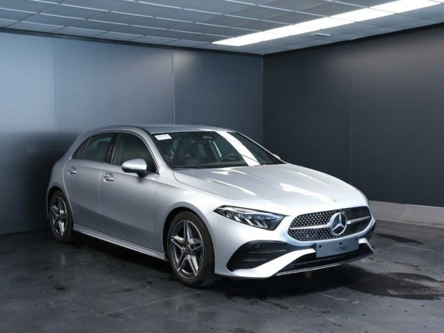 Mercedes-Benz A 180 Automatic AMG Line EXTRA - foto 2 di 4