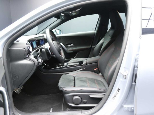 Mercedes-Benz A 180 Automatic AMG Line EXTRA - foto 3 di 4