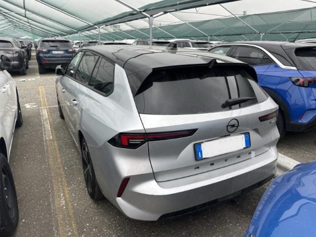 Opel Astra Hybrid 145 CV DCT6 Sports Tourer GS - foto 2 di 2