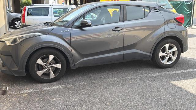Toyota C-HR 1.8 Hybrid E-CVT Active - foto 3 di 4