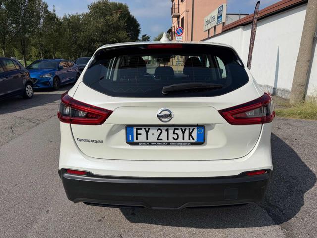Nissan Qashqai 1.6 DIG-T 160cv - foto 4 di 4