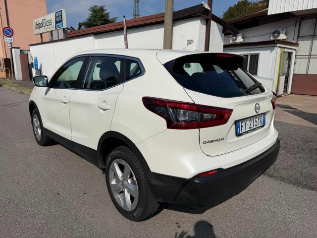 Nissan Qashqai 1.6 DIG-T 160cv - foto 3 di 4