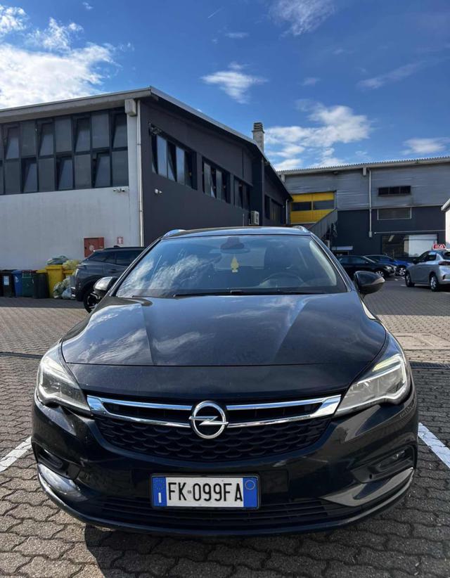 Opel Astra 1.6 CDTi 110CV Start&Stop Sports Tourer Innovation - foto 2 di 3