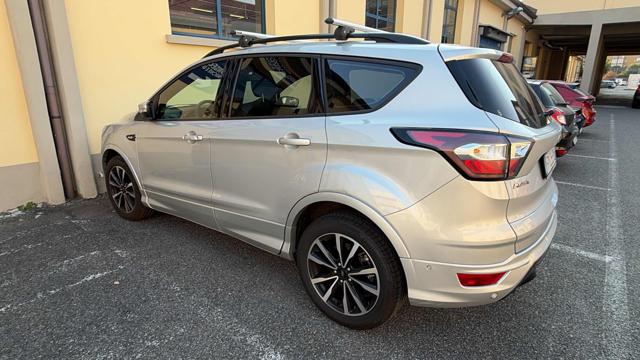 Ford Kuga 1.5 EcoBoost 120 CV S&S 2WD - foto 3 di 4
