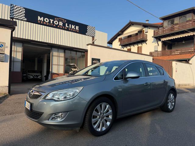 Opel Astra 1.6 115CV 5 porte Cosmo, del 2013, 90.000 km, in vendita a Segrate (MI)