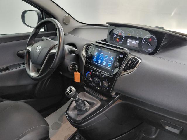 Lancia Ypsilon 1.0 FireFly 5 porte S&S Hybrid Ecochic Gold - foto 2 di 4