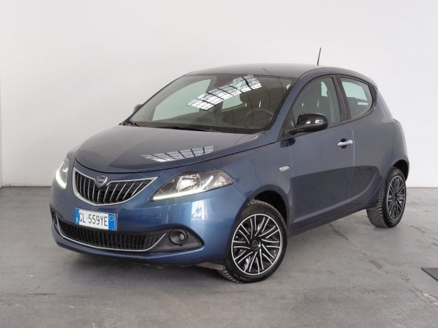 Lancia Ypsilon 1.0 FireFly 5 porte S&S Hybrid Gold, del 2022, 29.800 km, in vendita a Monza (MB)