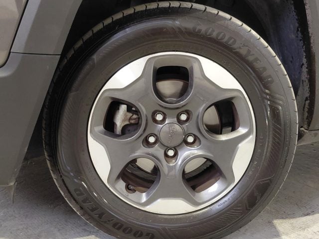 Jeep Renegade 1.6 Mjt 120 CV Longitude - foto 2 di 4
