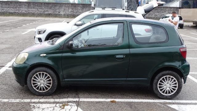 Toyota Yaris 1.0i 16V, 68 cv, cat 3 porte.. - foto 4 di 4