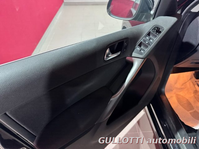 Volkswagen Tiguan 2.0 TDI 140CV tiptronic Sport 4MOTION, del 2009, 207.115 km, in vendita a Bronte (CT)