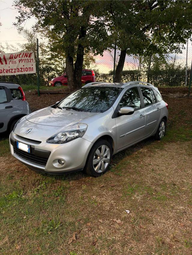 Renault Clio 1.2 16V SporTour Luxe, del 2009, 65.000 km, in vendita a Bucine (AR)