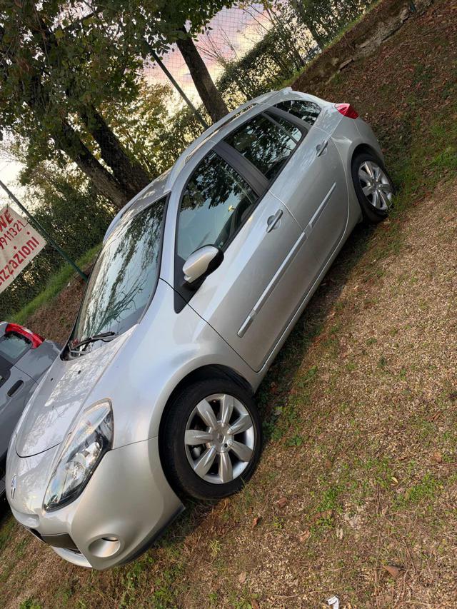 Renault Clio 1.2 16V SporTour Luxe - foto 2 di 4
