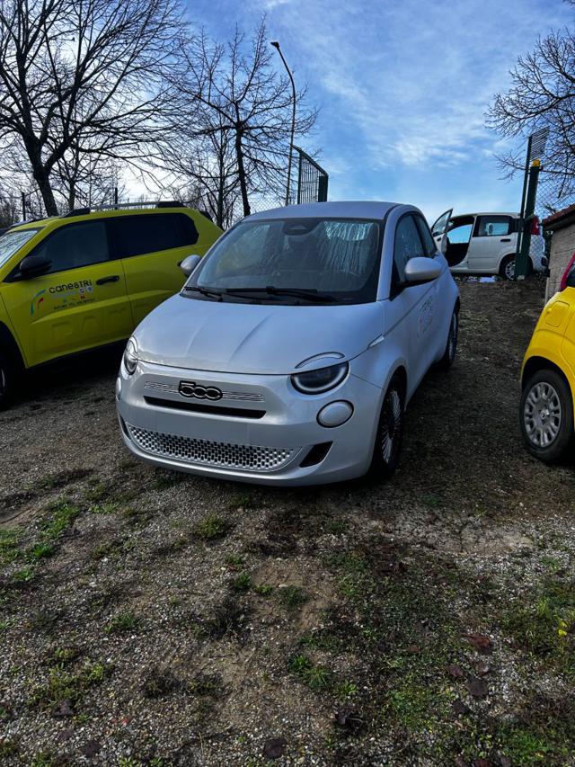 Fiat 500 Berlina Hybrid Torino, del 2025, in vendita a Bucine (AR)