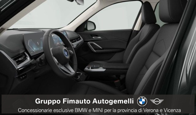 BMW iX1 eDrive 20 X-Line Pure Edition - foto 3 di 4