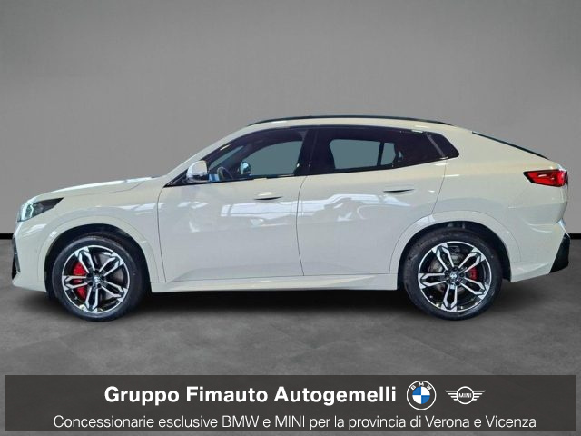 BMW iX2 xDrive 30 Msport Pro - foto 3 di 4