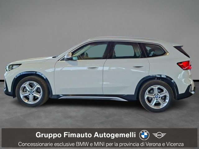 BMW iX1 xDrive 30 xLine - foto 3 di 4