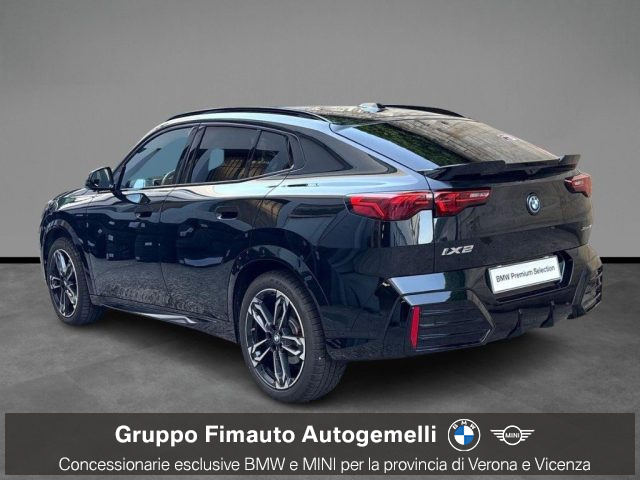 BMW iX2 xDrive 30 Msport Pro Aut. - foto 4 di 4