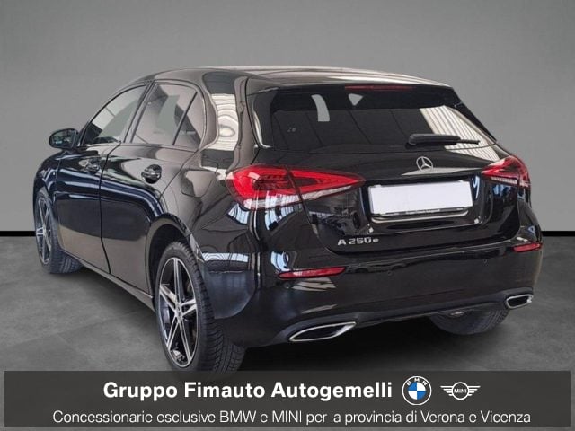Mercedes-Benz A 250 e hybrid EQ Business - foto 3 di 4