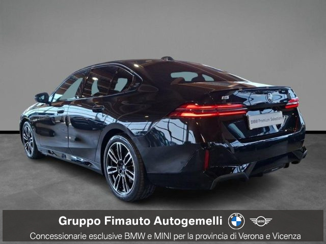 BMW i5 xDrive 40 Msport Pro - foto 4 di 4