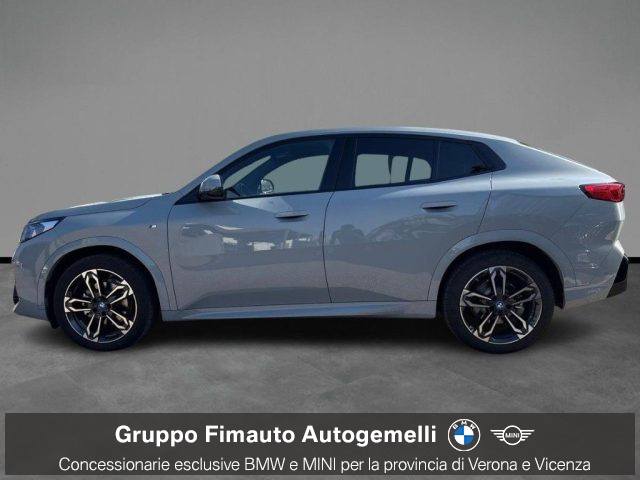 BMW iX2 eDrive 20 Msport Aut. - foto 3 di 4