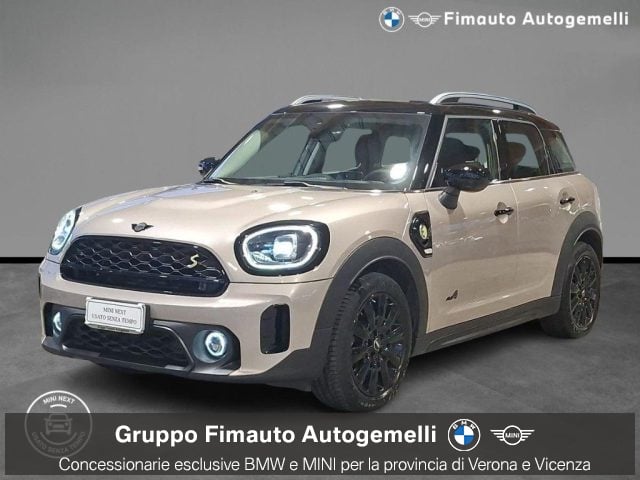 MINI Countryman 1.5 Cooper SE Yours Countryman ALL4 night edition, del 2023, 38.578 km, in vendita a Verona (VR)