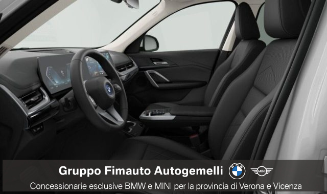 BMW iX1 eDrive 20 X-Line Pure Edition - foto 4 di 4